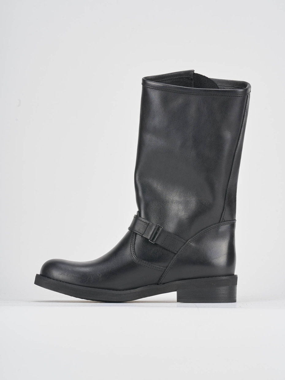 Low heel boots heel 3 cm black leather