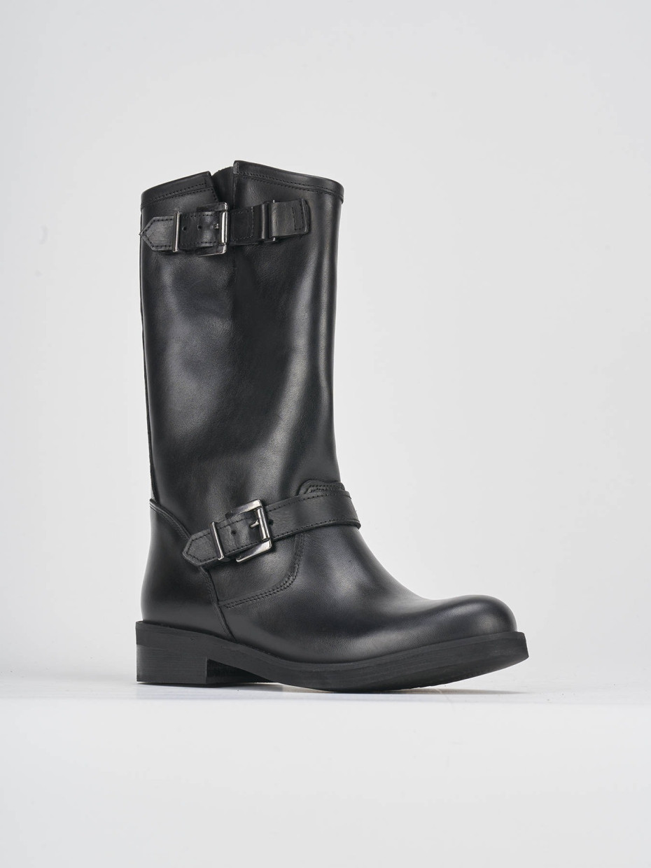 Low heel boots heel 3 cm black leather