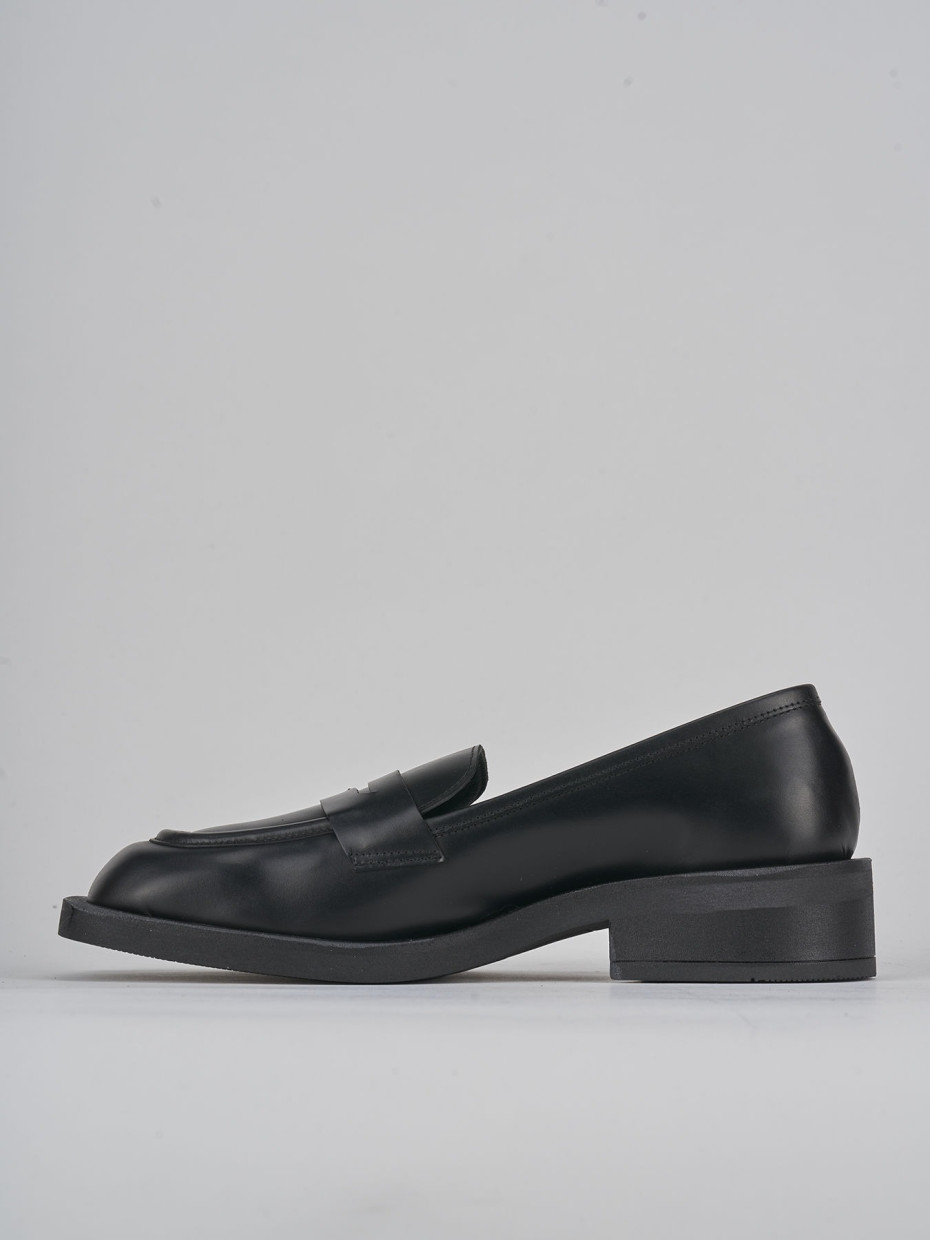 Loafers heel 3 cm black leather