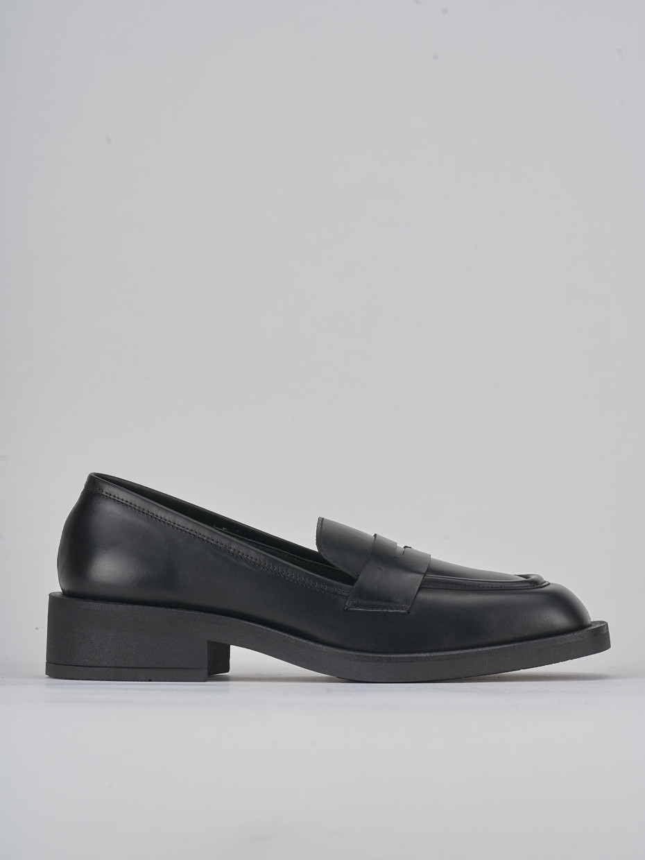 Loafers heel 3 cm black leather
