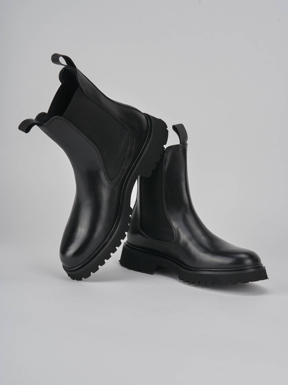 Low heel ankle boots heel 2 cm black leather