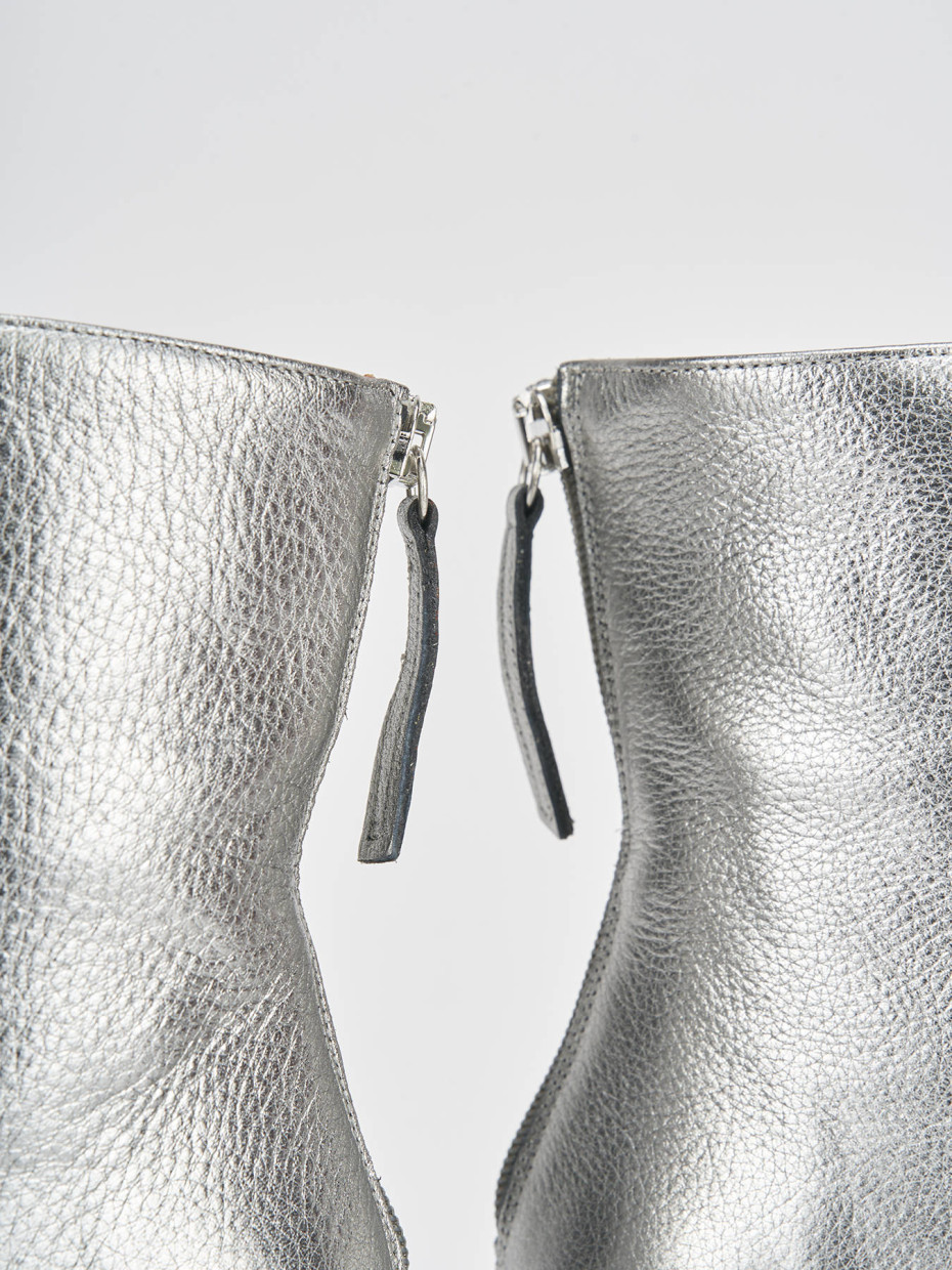 High heel ankle boots heel 6 cm silver leather