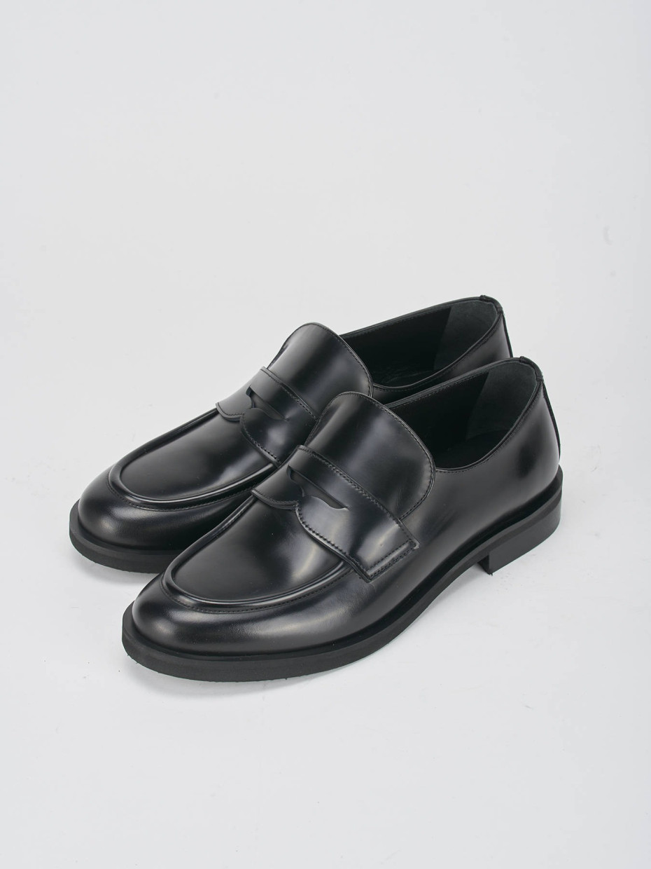 Loafers heel 2 cm black leather