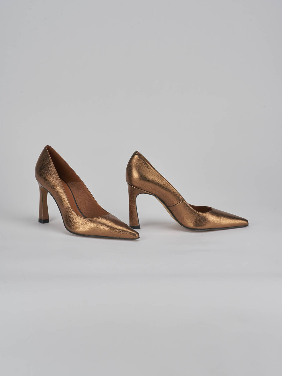 Décolleté e slingback tacco 10cm pelle bronzo