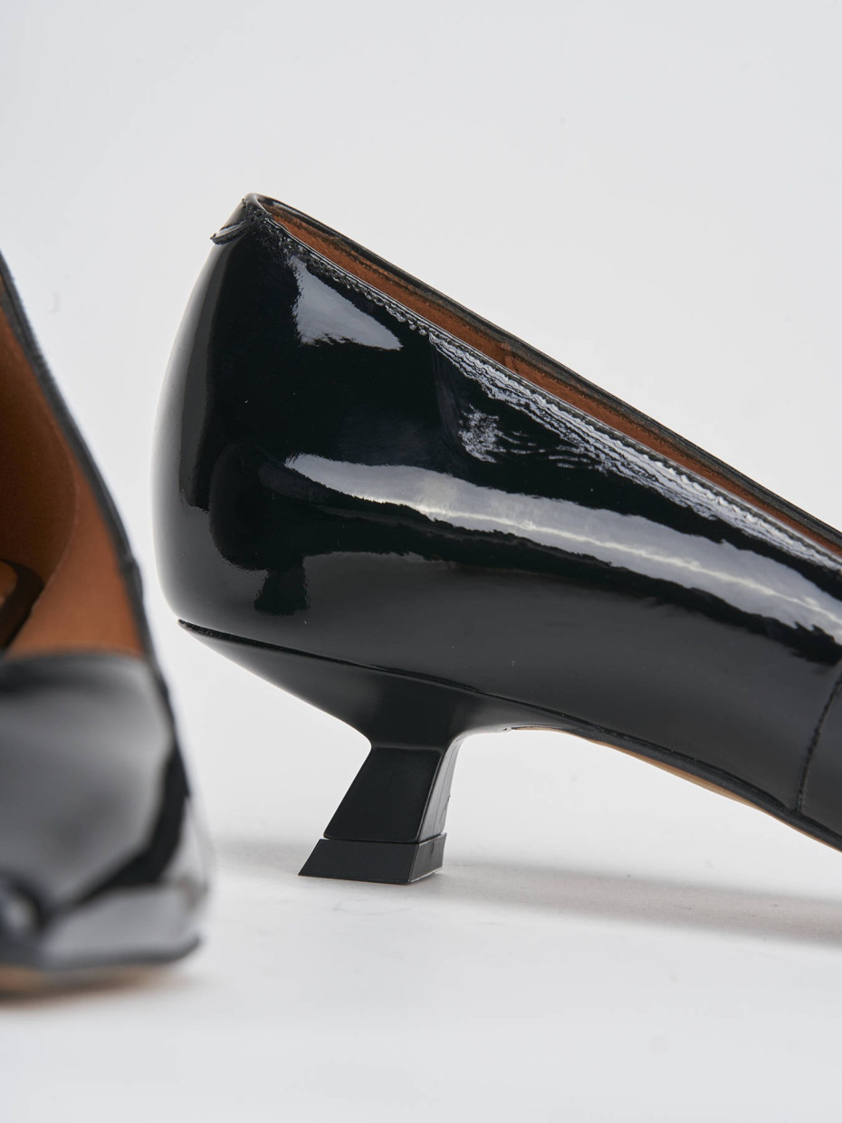 Black patent leather new arrivals pumps 3 inch heel