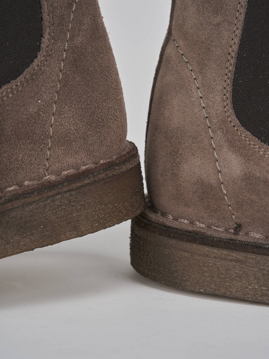 Ankle boots beige suede