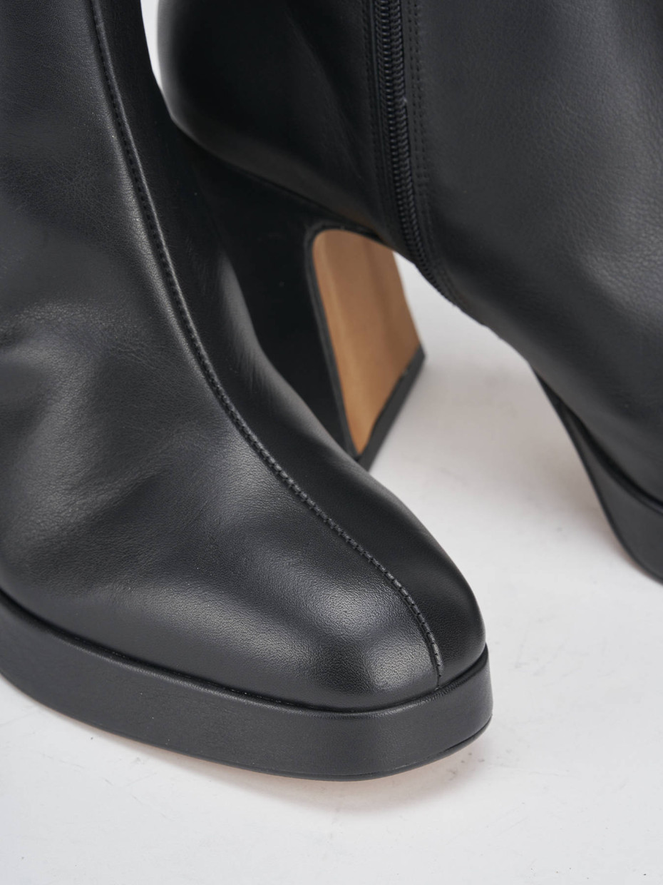 High heel ankle boots heel 8 cm black leather