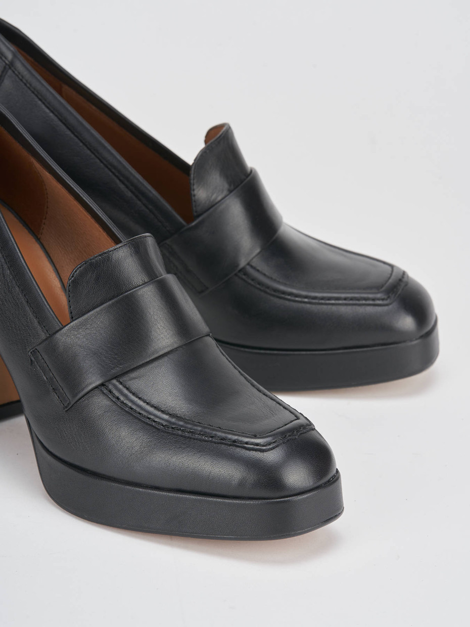 Loafers heel 8 cm black leather