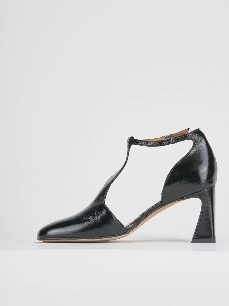 Pumps heel 5 cm black patent