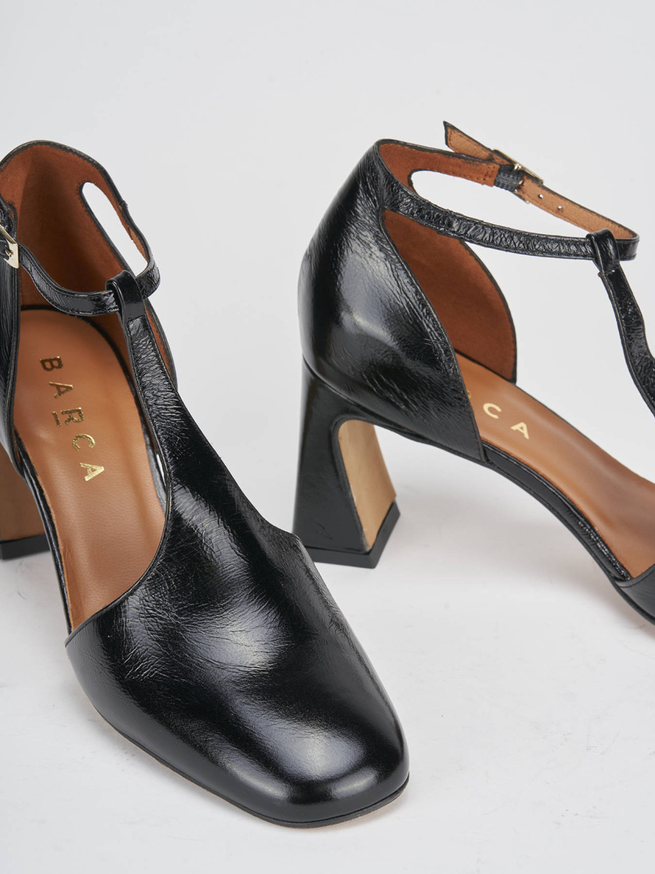 Pumps heel 5 cm black patent
