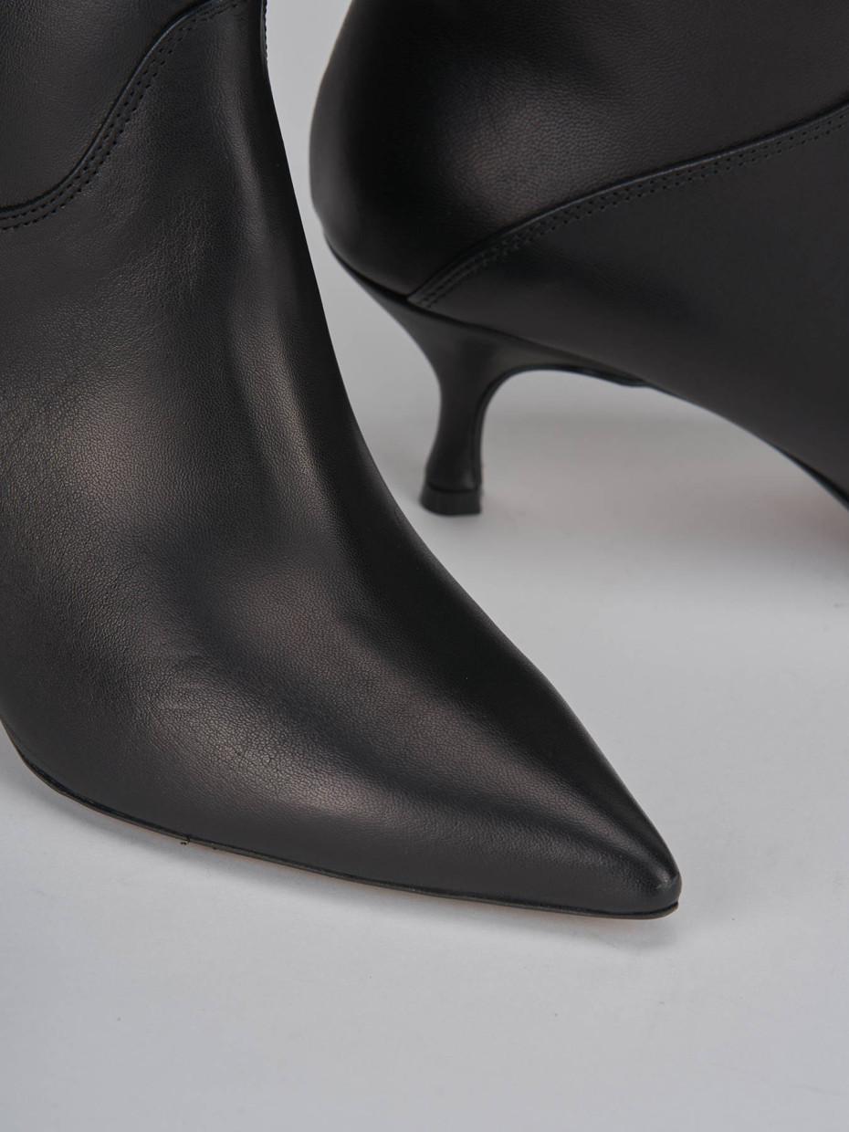 High heel ankle boots heel 5 cm black leather