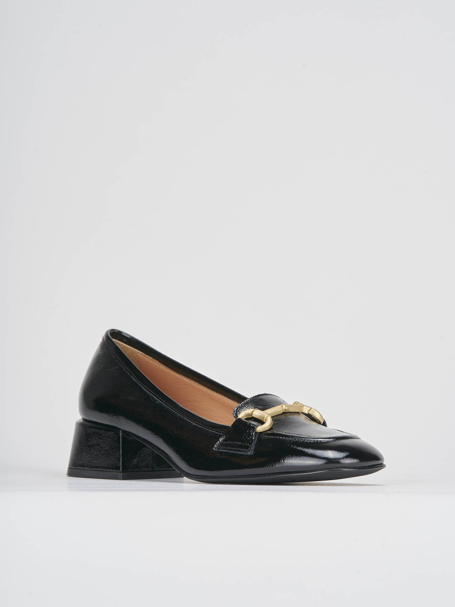 Loafers heel 3 cm black patent