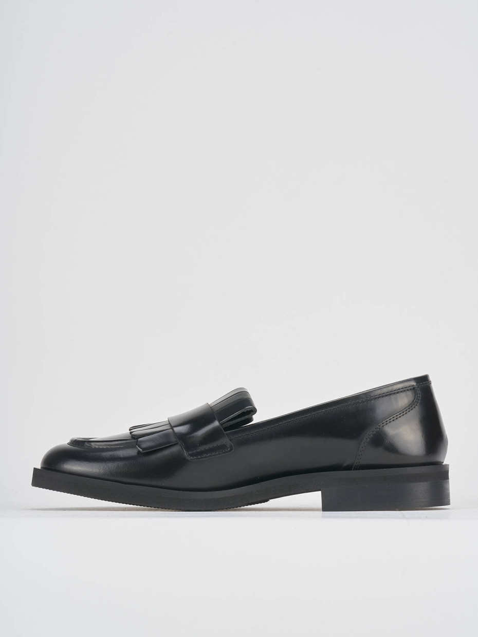 Loafers heel 1 cm black leather