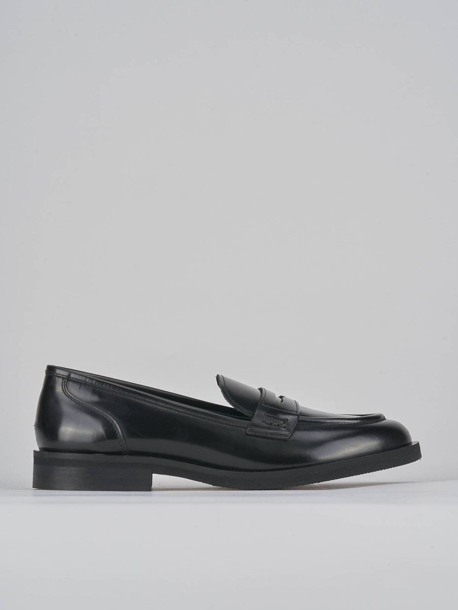 Loafers heel 2 cm black leather