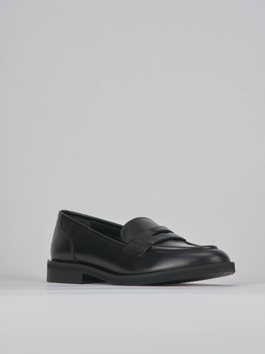 Loafers heel 2 cm black leather