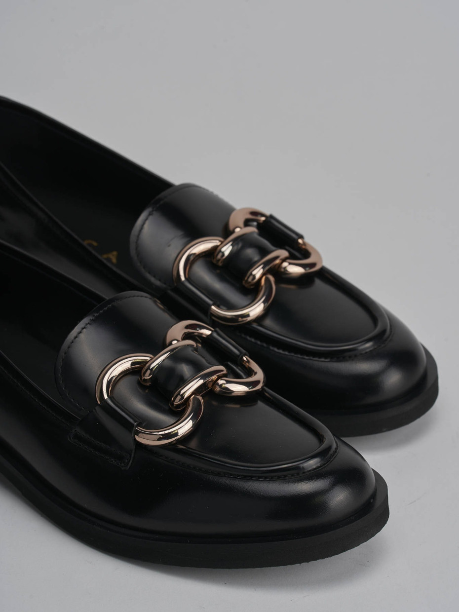 Loafers heel 2 cm black leather