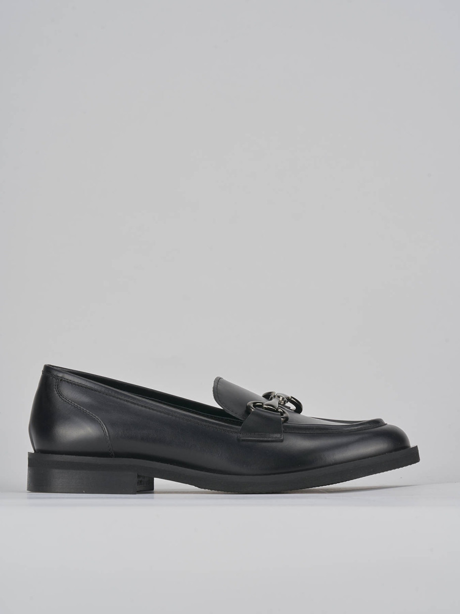 Loafers heel 2 cm black leather