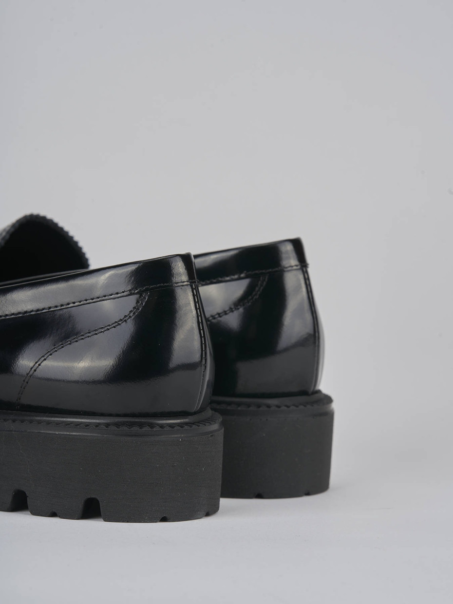 Loafers heel 2 cm black leather