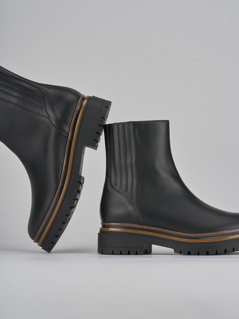 Low heel ankle boots heel 3 cm black leather