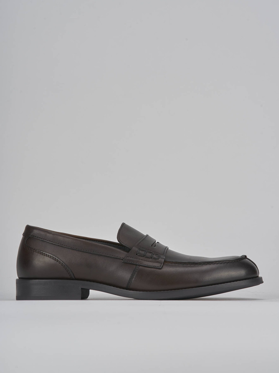 Loafers dark brown leather