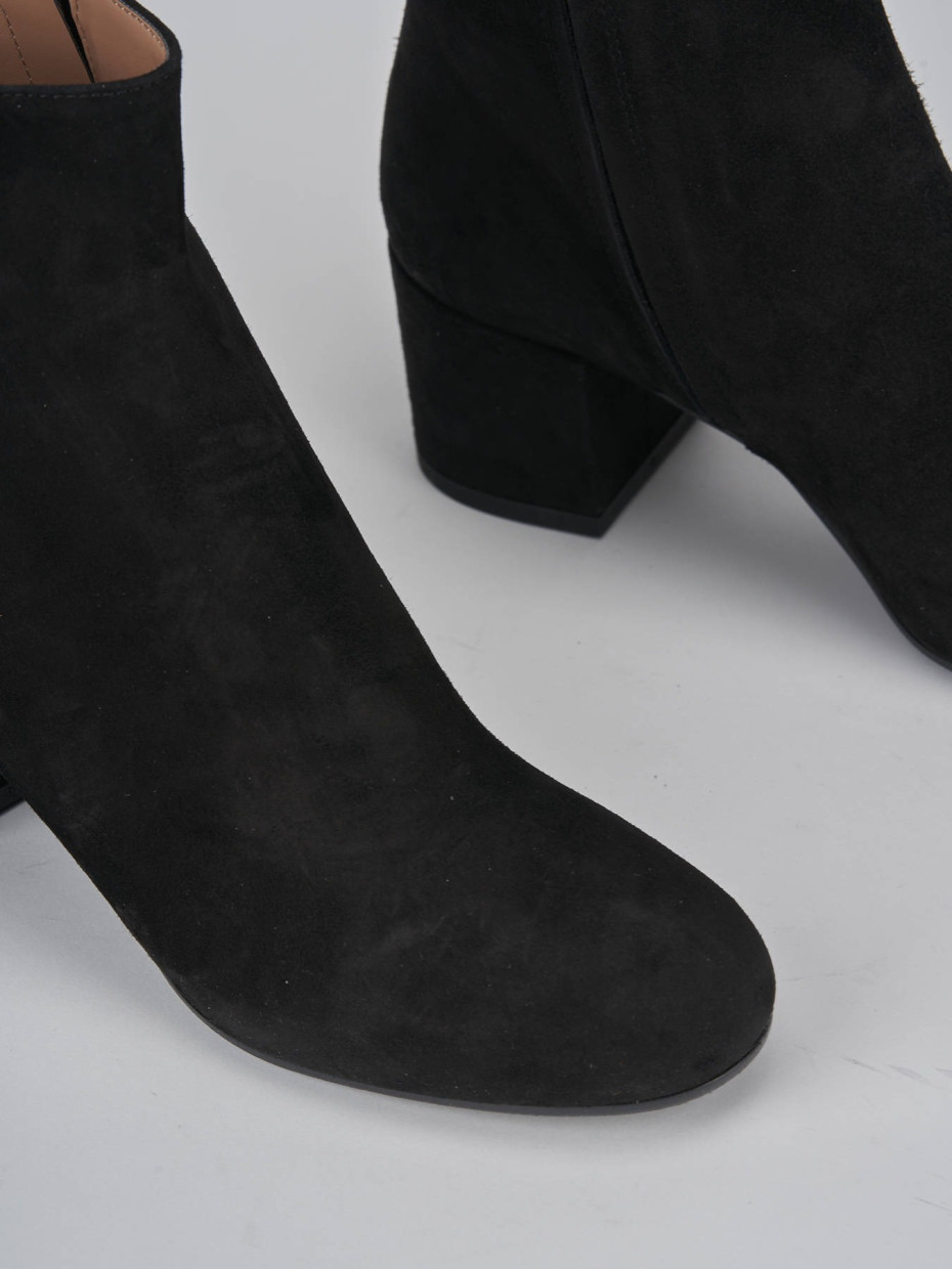 High heel ankle boots heel 6 cm black suede