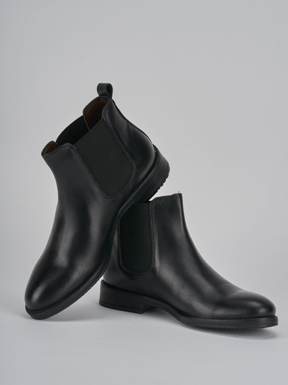 Low heel ankle boots heel 2 cm black leather