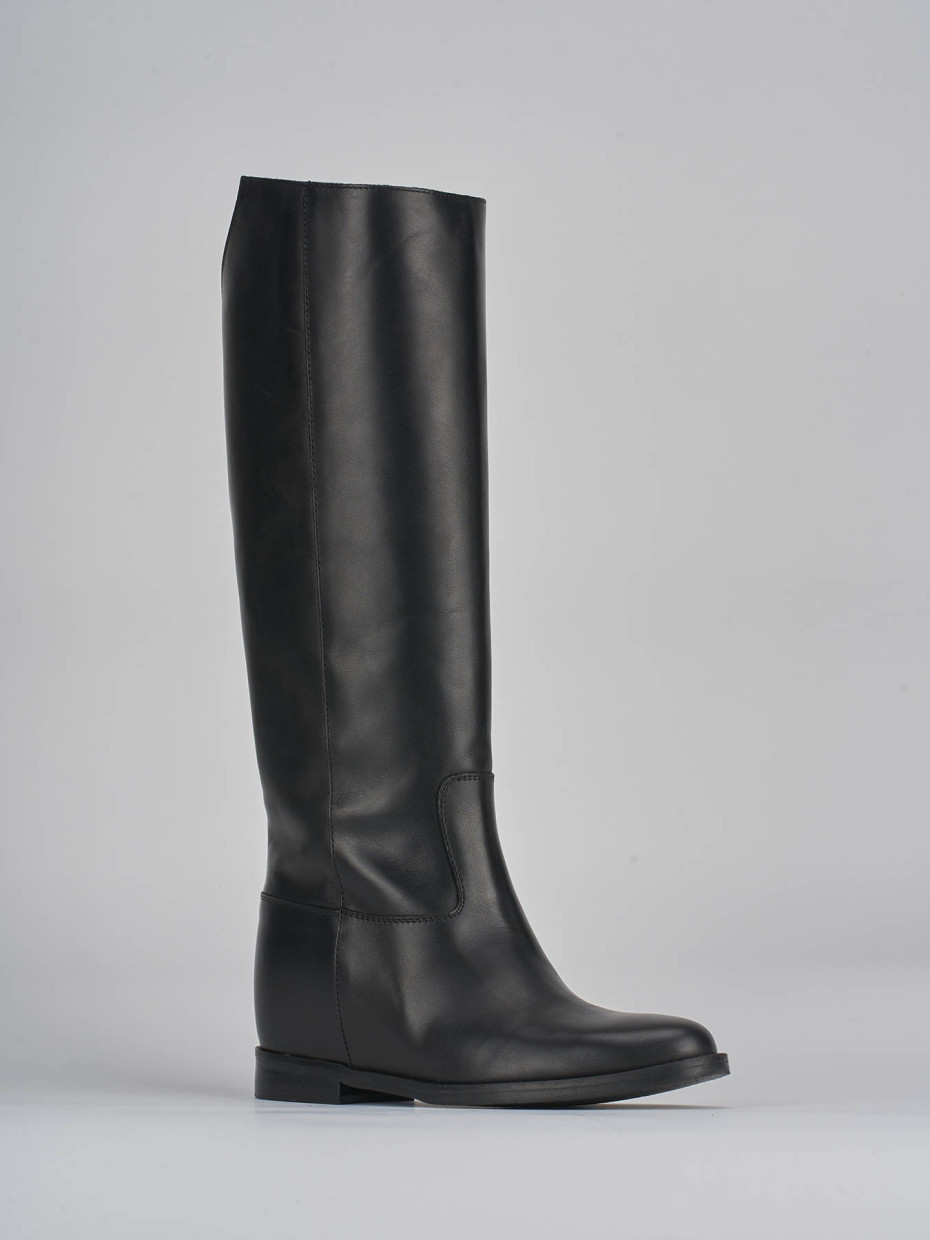 Low heel boots heel 2 cm black leather