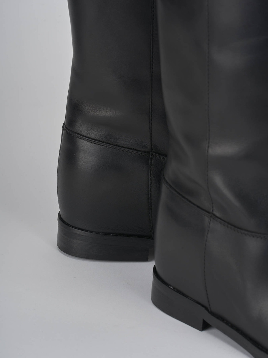 Low heel boots heel 2 cm black leather