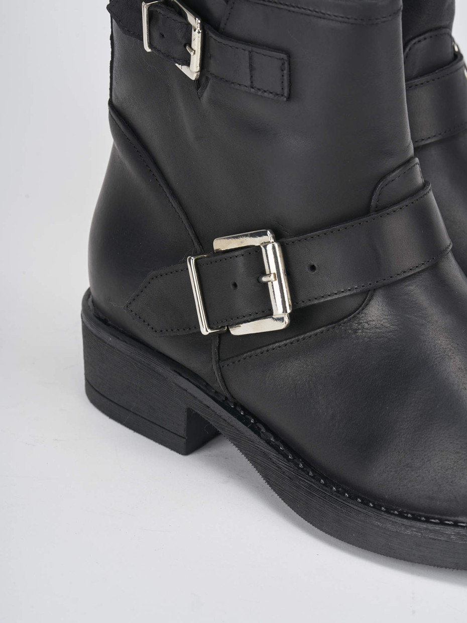 Low heel ankle boots heel 3 cm black leather