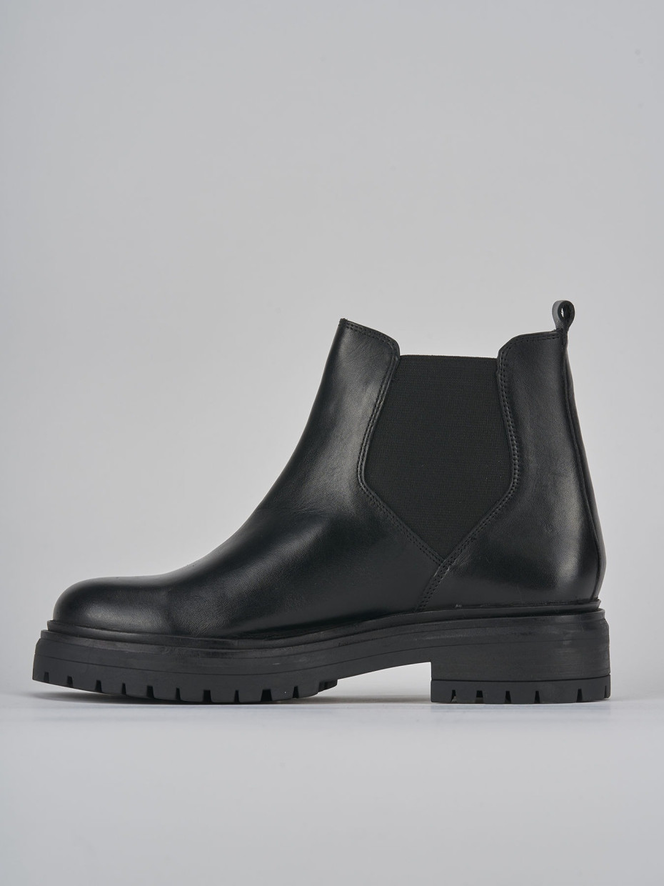 Stivaletto tacco 1 cm nero pelle