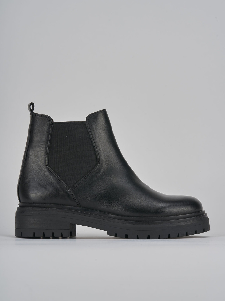 Stivaletto tacco 1 cm nero pelle