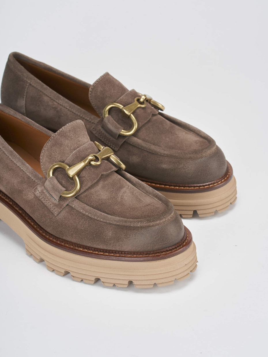Loafers heel 2 cm beige suede