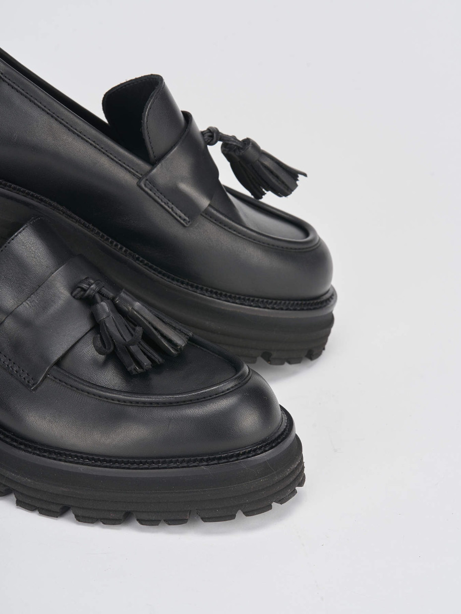 Mocassini tacco 2cm pelle nero