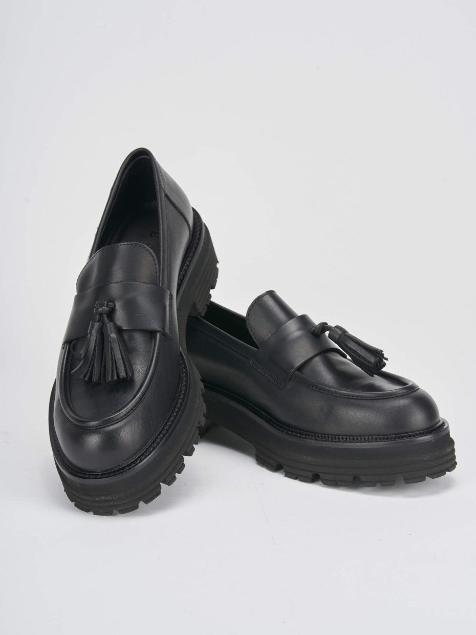 Loafers heel 2 cm black leather