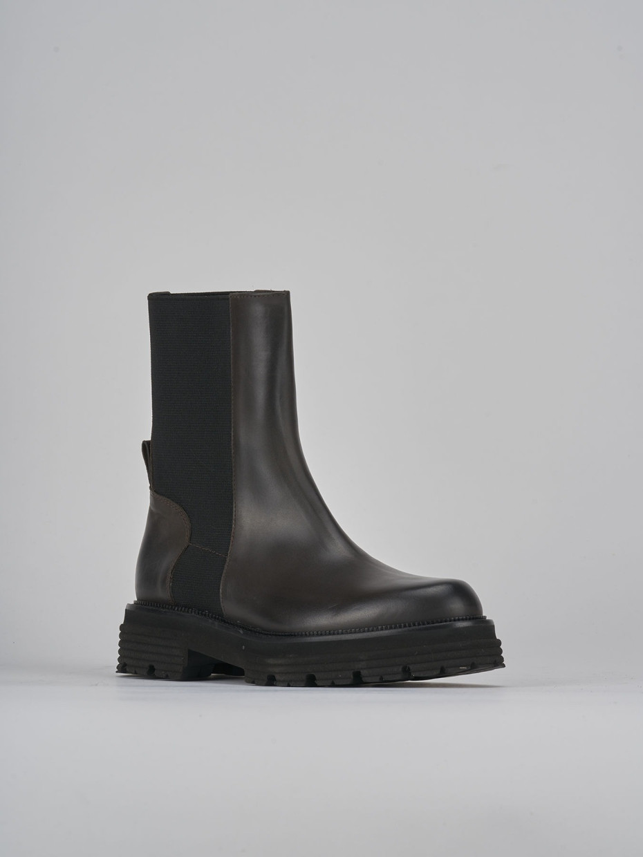 Chelsea boots cheap 2 inch heel