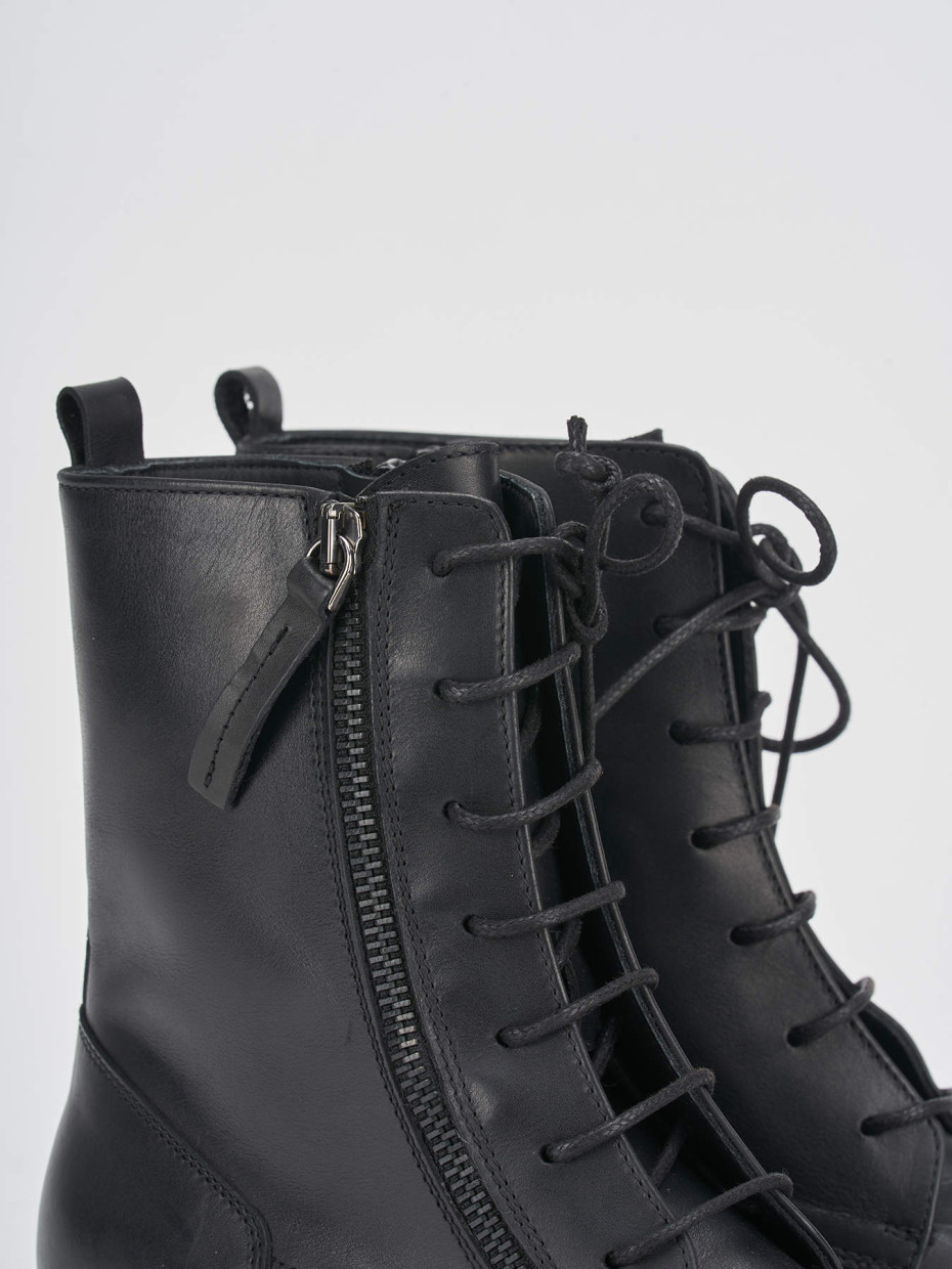 Combat boots heel 2 cm black leather