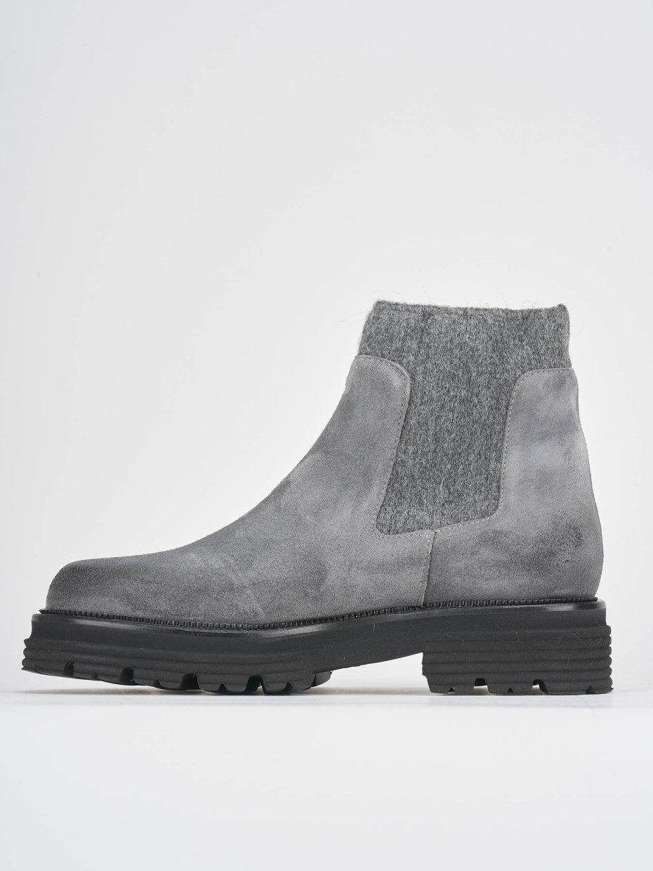 Low heel ankle boots heel 2 cm grey suede