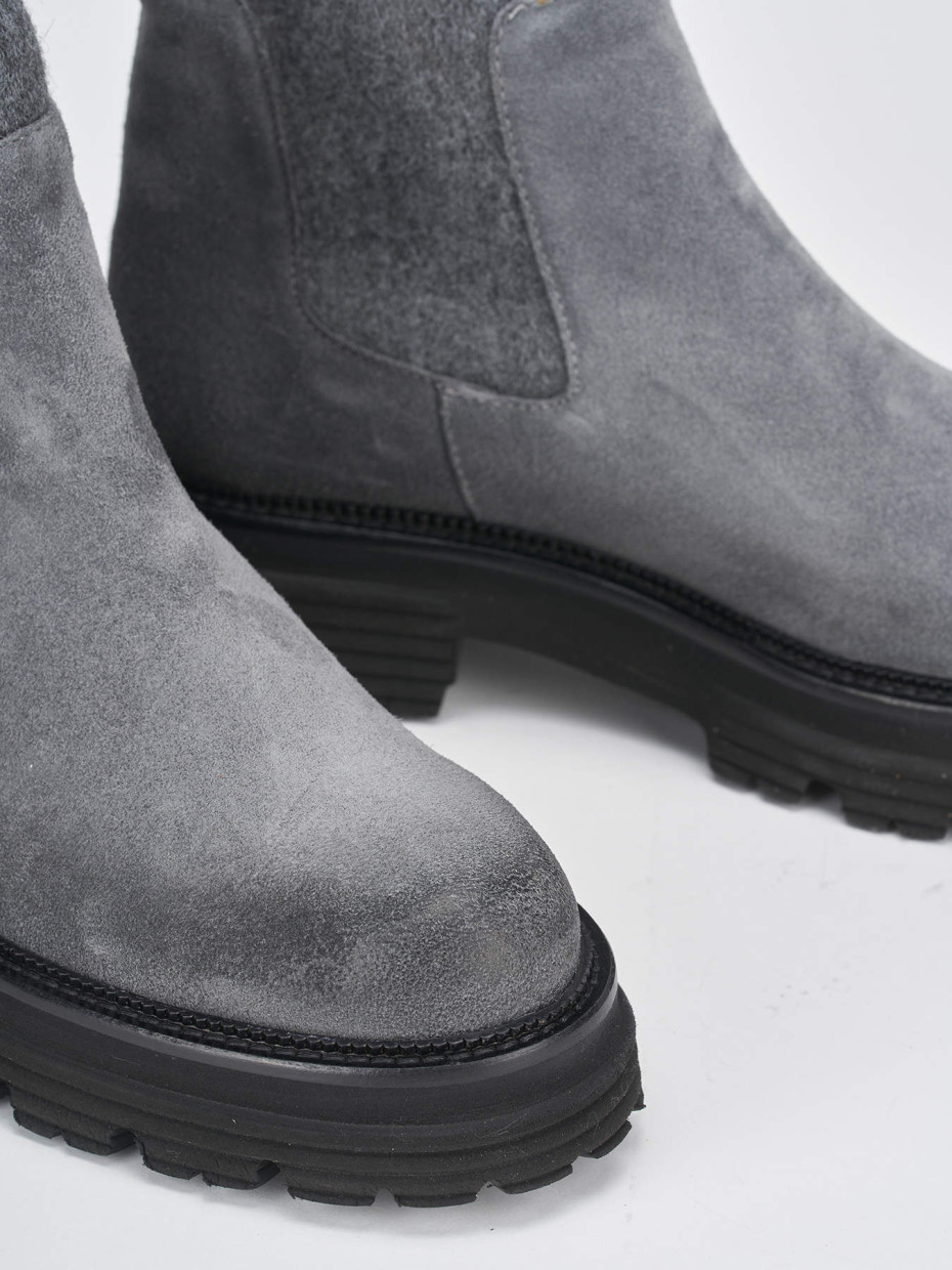 Low heel ankle boots heel 2 cm grey suede
