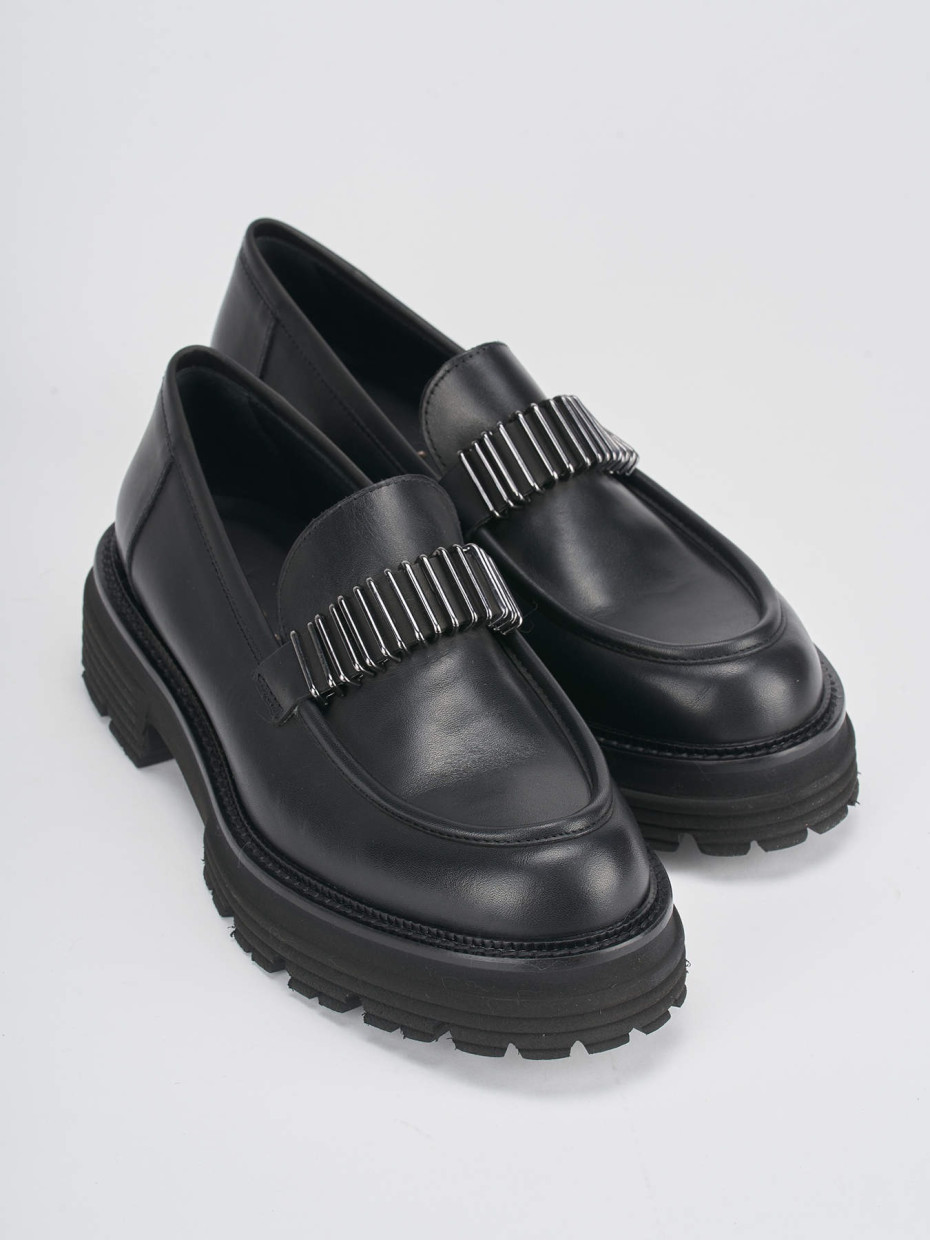 Loafers heel 2 cm black leather