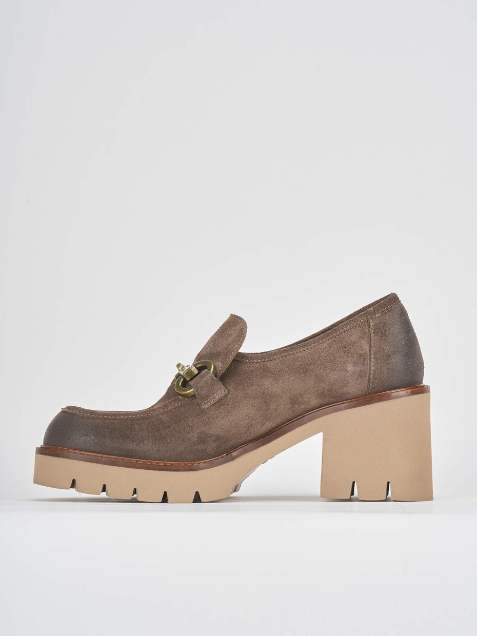 Loafers heel 6 cm beige suede