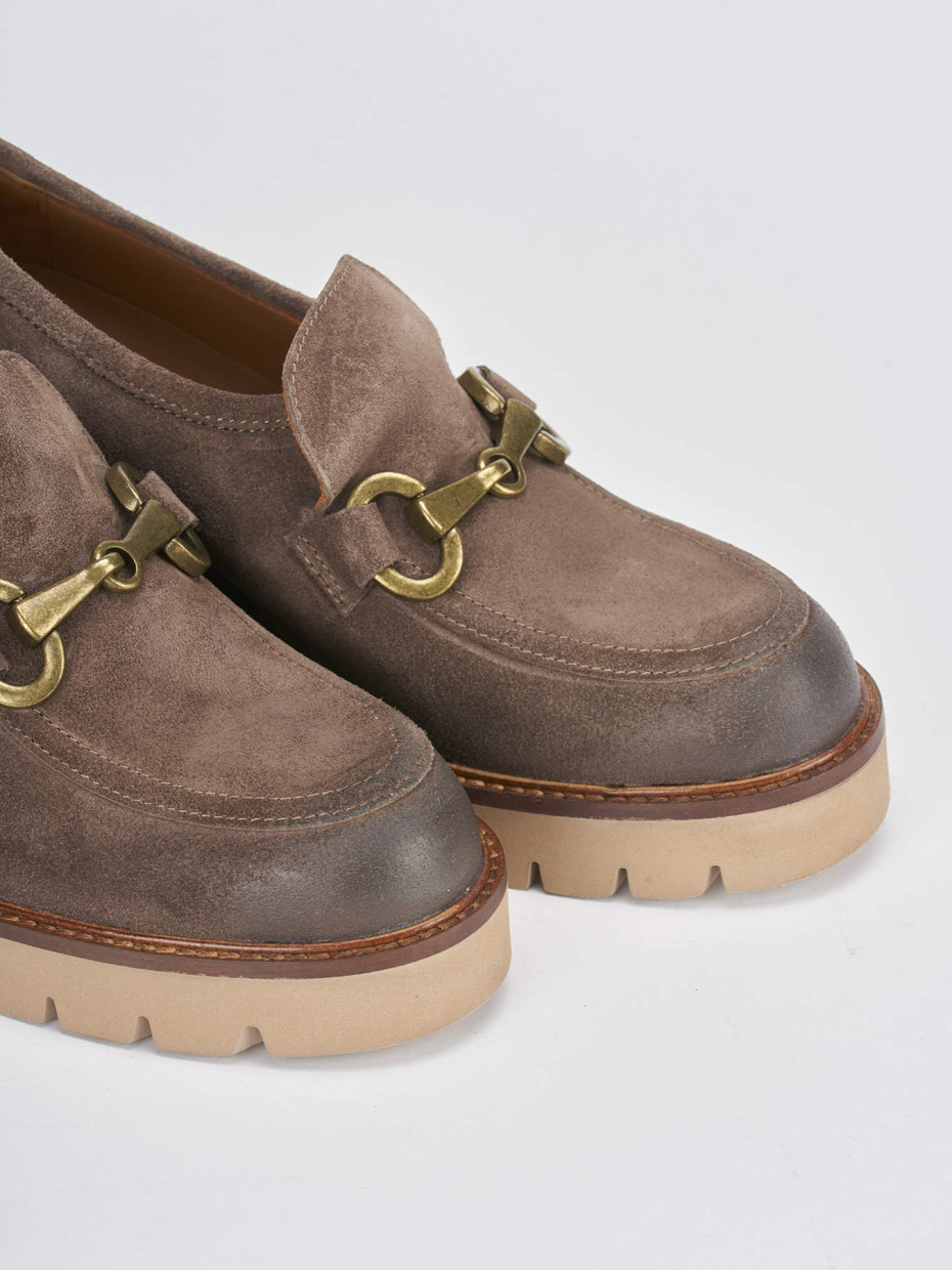 Loafers heel 6 cm beige suede