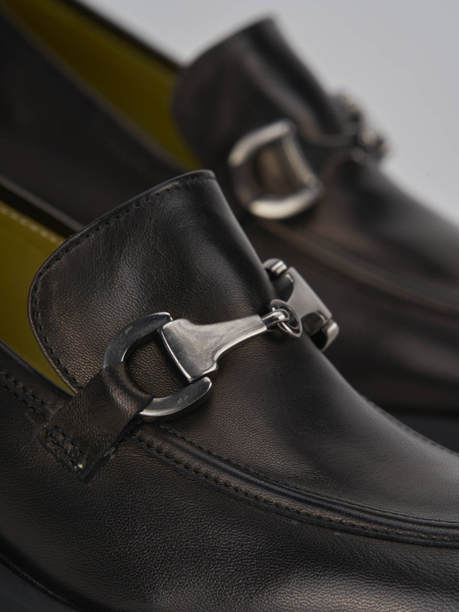 Loafers heel 5 cm black leather