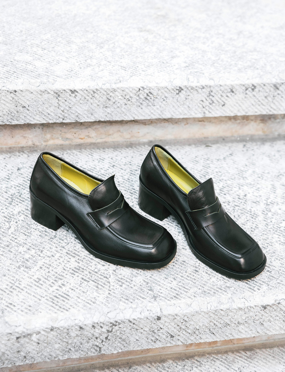 Loafers heel 4 cm black leather