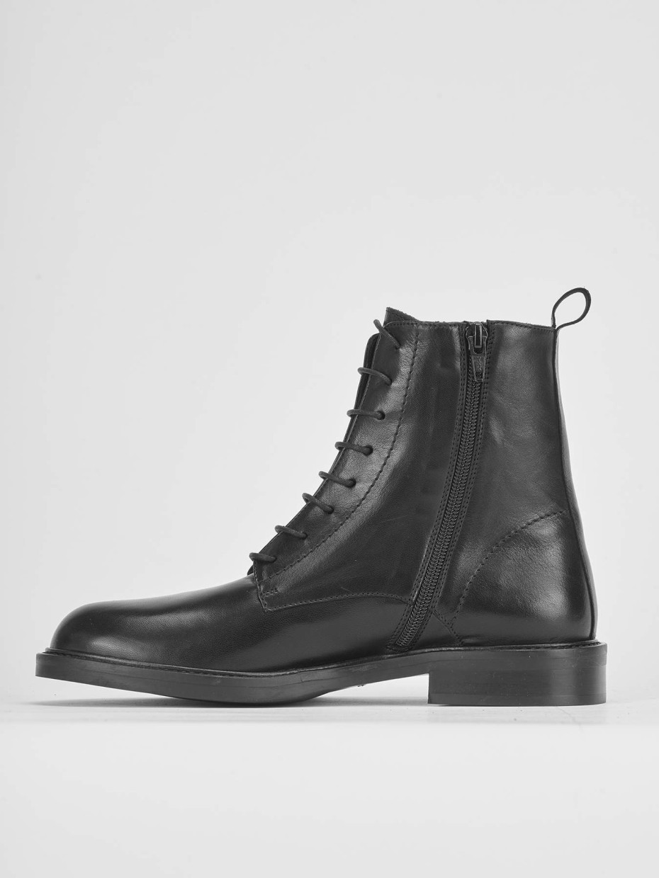 Combat boots heel 2 cm black leather