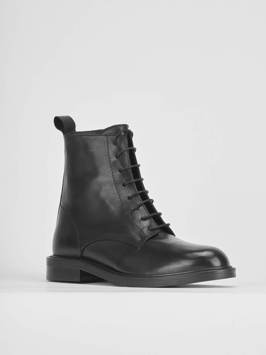 Combat boots heel 2 cm black leather