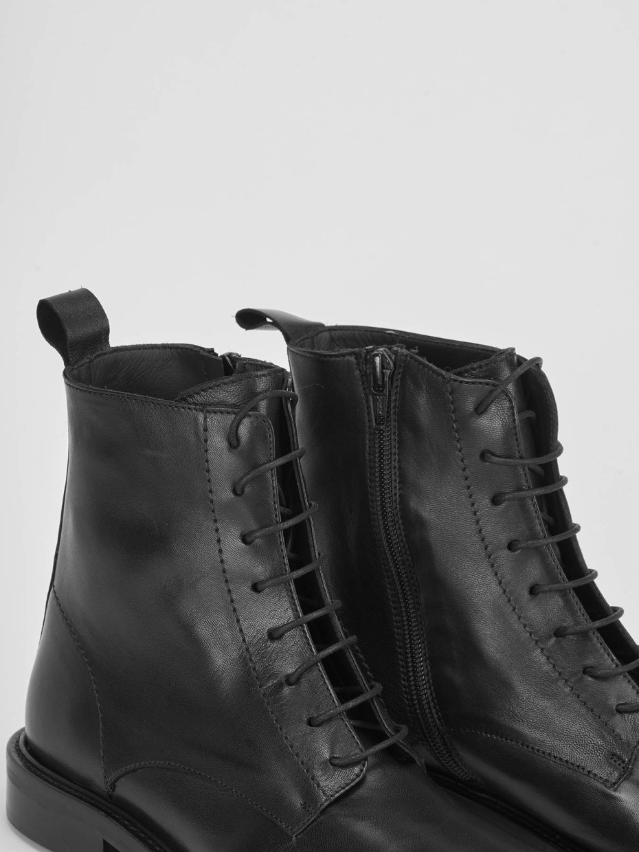 Combat boots heel 2 cm black leather