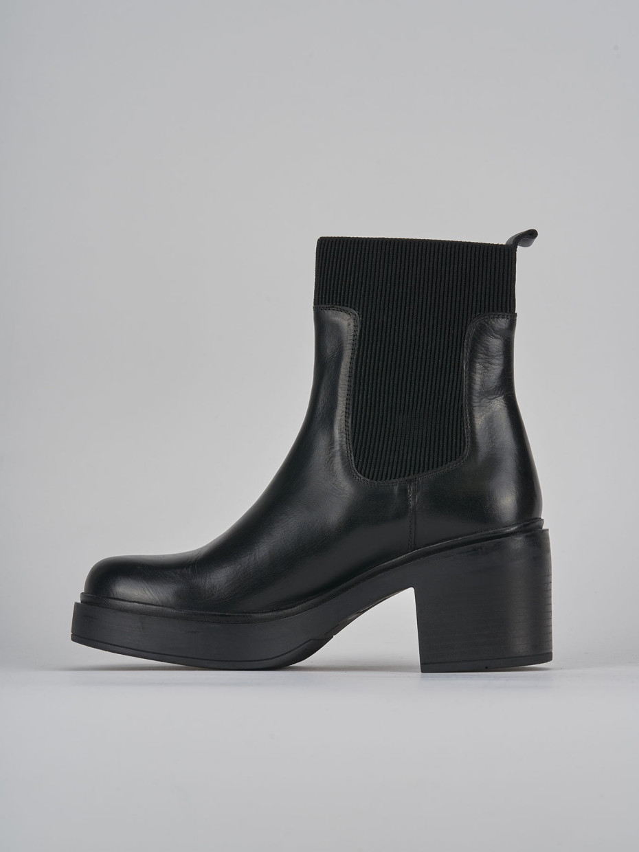 Low heel ankle boots heel 4 cm black leather