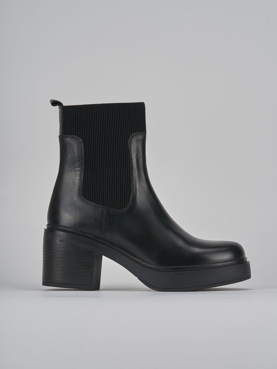 Low heel ankle boots heel 4 cm black leather