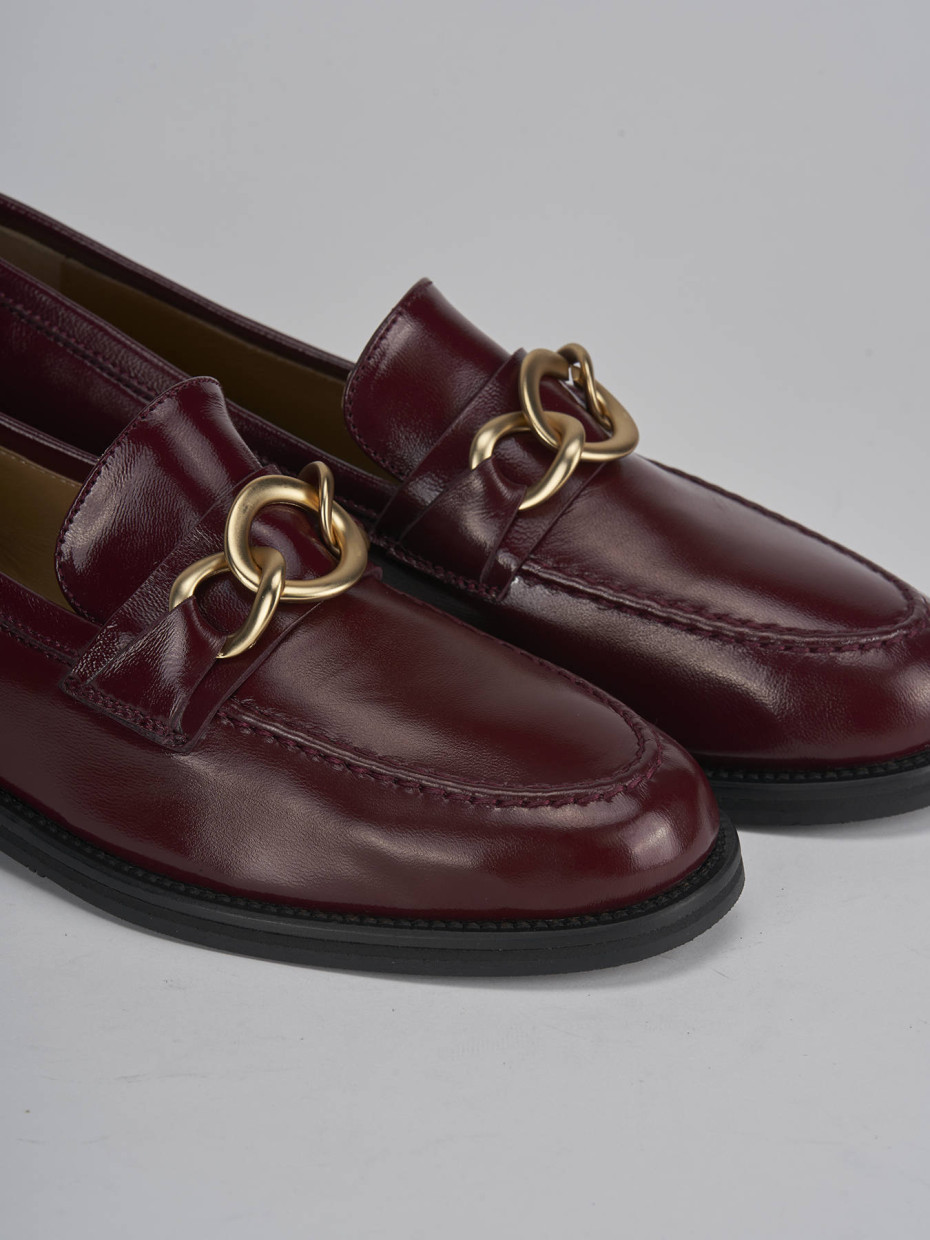 Loafers heel 2 cm bordeaux patent