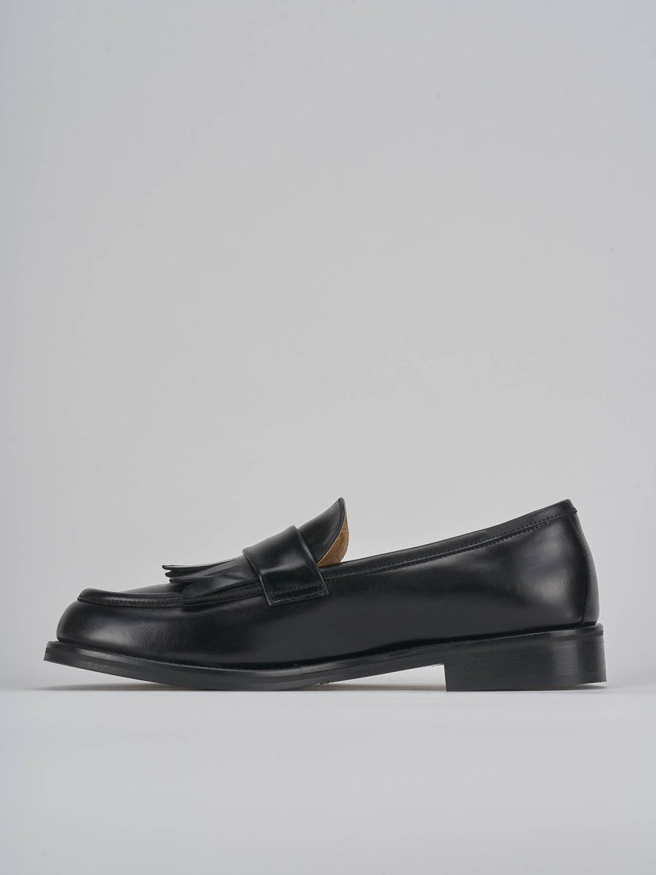 Loafers heel 2 cm black leather